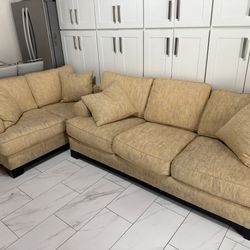 Couch  Set Very Good Condition