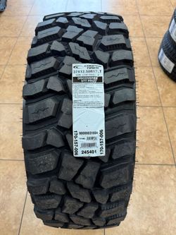 LT37X12.50X17 COOPER DISCOVER STT PRO 8PLY 124Q
Dot 25