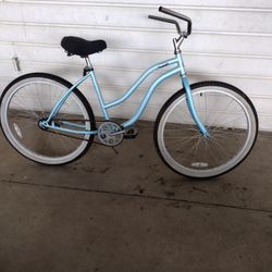 Women's 26 Inch Bike $60 Pick Up Only In Bakersfield In The 93308 Area No Holds Cash Only