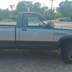 1987 Dodge Dakota