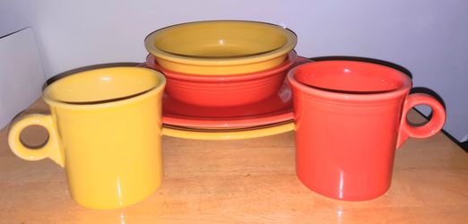 Fiestaware Dinner Set Of (3) Yellow And (3) Orange (2) Dinner Plates 10.5" (2) Bowls 7" (2) Mugs 3 3/4" 8 oz