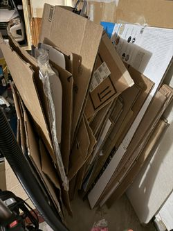 Assorted Moving Boxes 📦 and stuffings For Sale $40.00 Pick up ⬆️ now in Powder Springs ga 30127 