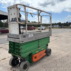 JLG Scissor lift 2630ES