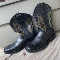Size 9 Boots (Various Brands Including Double 
