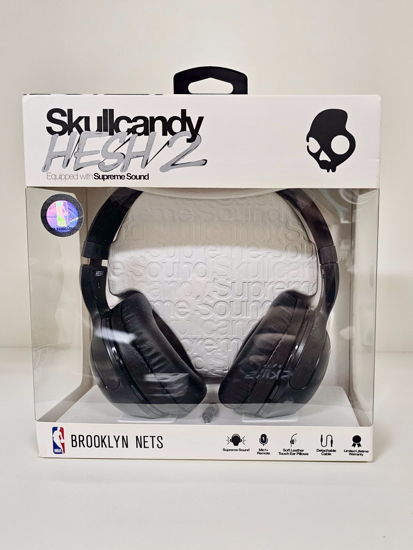 Brand New in Box - Skullcandy Hesh 2.0 Mic Headphones - NBA Brooklyn Nets Black