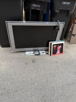Free Items (Pick Up in Lincoln Park Alley ASAP)