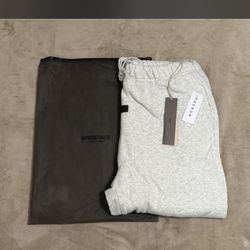 ESSENTIAL (GREY) SWEAT