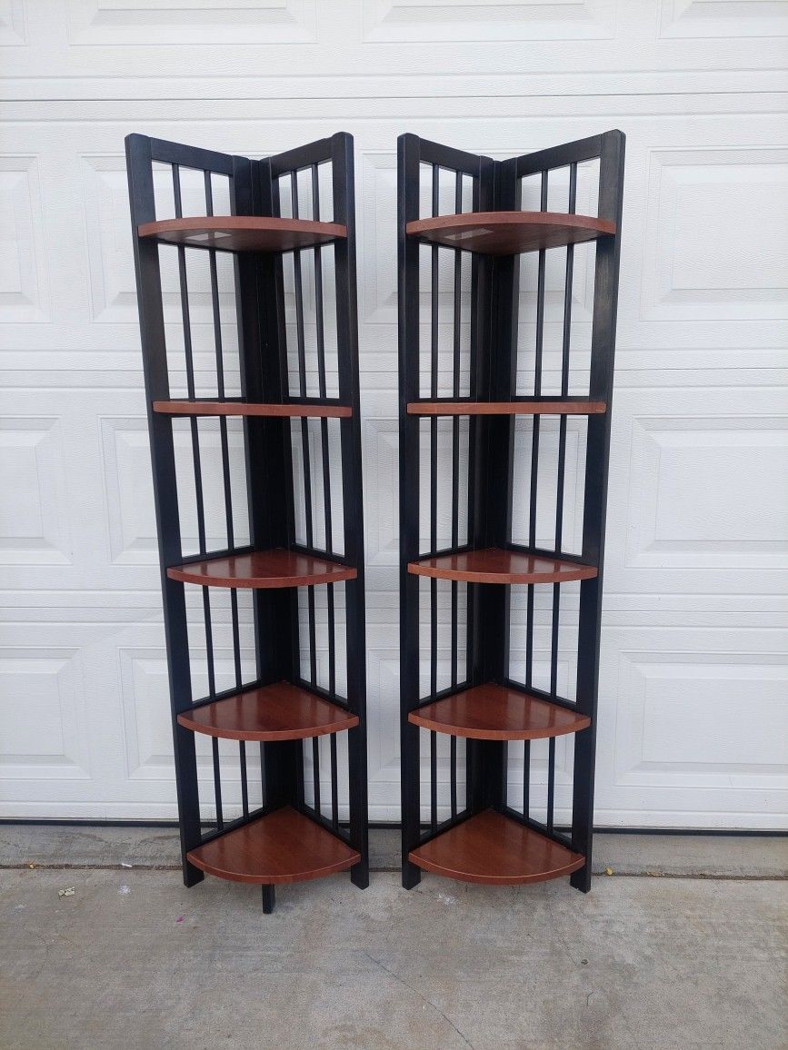 2. Corner Shelves