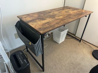 Office desk with organizer pocket