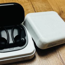NEW Beats Powerbeats Pro 2 Wireless In Ear Bluetooth Headphones Black