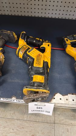 Dewalt saw ‼️ASK FOR DIANA‼️