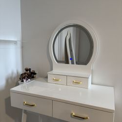 Makeup Desk