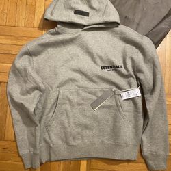 Essential Hoodie 