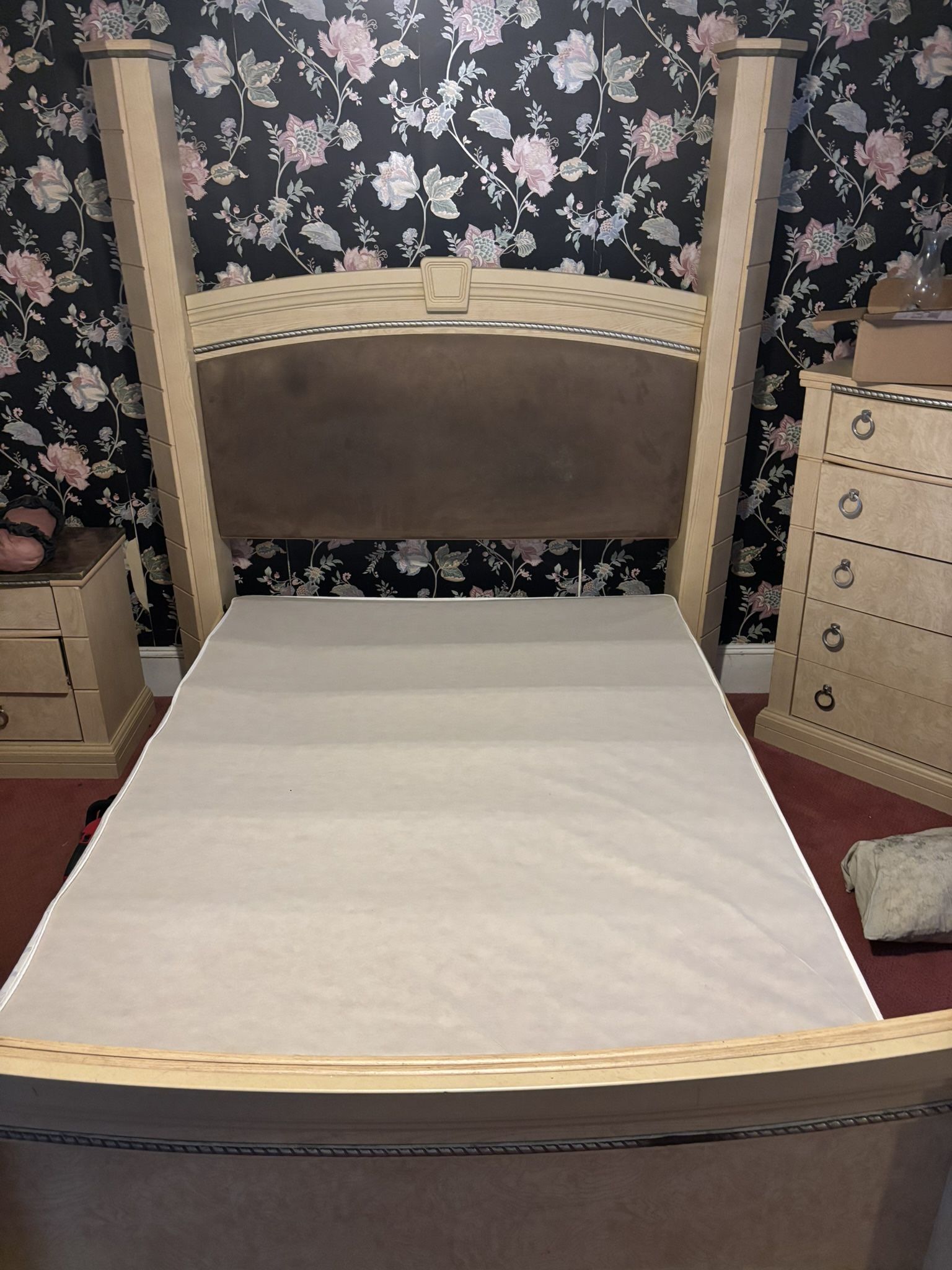 Ashley Ashton Castle queen bed set