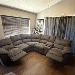 Ashley Furniture Sectional Sofa with Dual Recliners – Great Condition