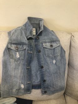 No sleeve sleeve denim jacket
