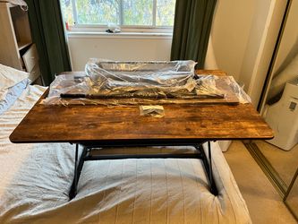 Tabletop sit/stand desk