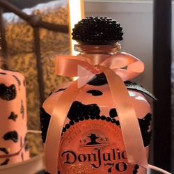 custom bottle 🐮🩷🖤