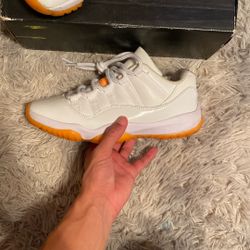 Citrus Jordan 11