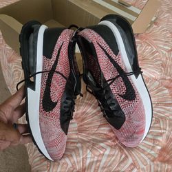 Nike Airmax Flynit Size 11 Like New