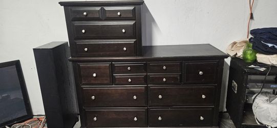 Vaughan And Basset Dresser