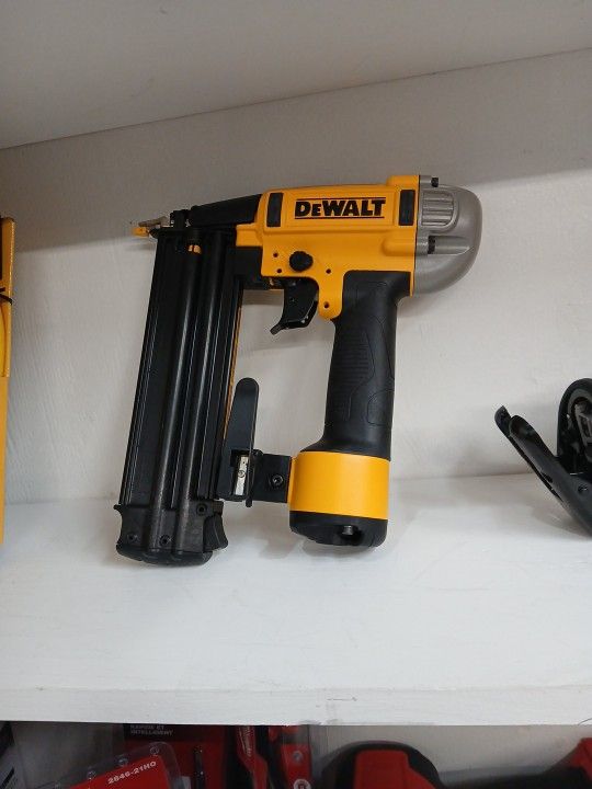 Dewalt New Clavadora De Brad Neumatica