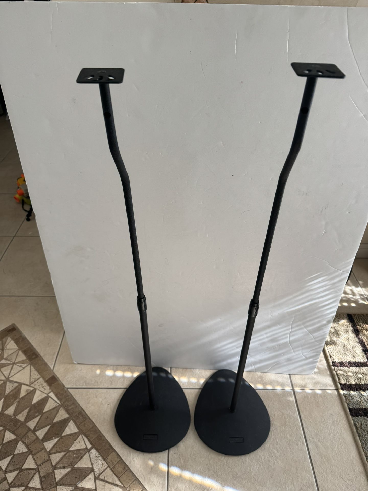 Sanus Vuepoint Pair of Speaker Stands