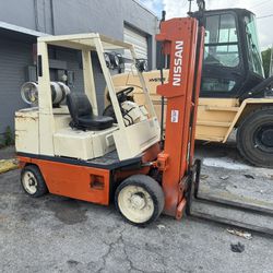 5,000 Lb Nissan Forklift 