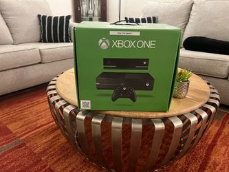 (JUST REDUCED) XBOX ONE (LIKE NEW)