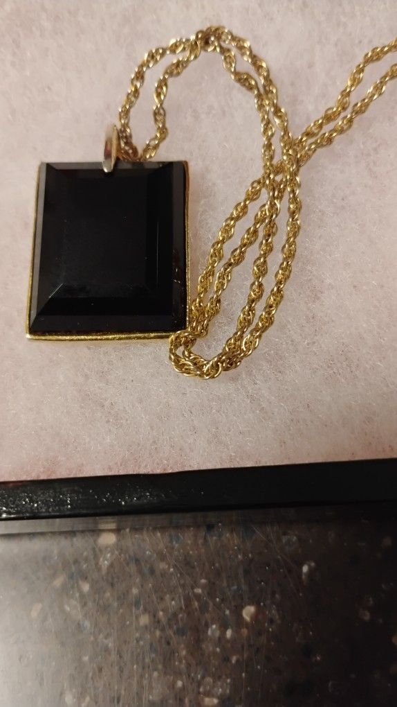 KENNETH J LANE BLACK GLASS PENDANT & CHAIN