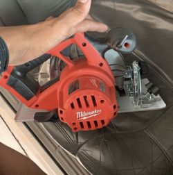 Milwaukee Skillsaw