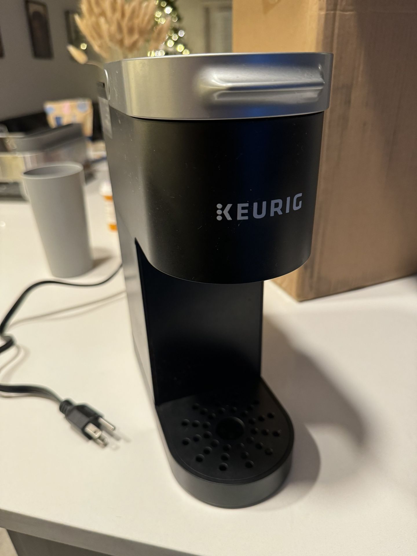 Keurig K-Mini Single Serve K Cup Coffee Maker- BLACK