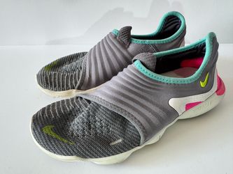 NIKE FREE WOMEN Size 7