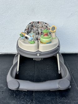 VINTAGE WINNIE THE POOH BABY WALKER!!