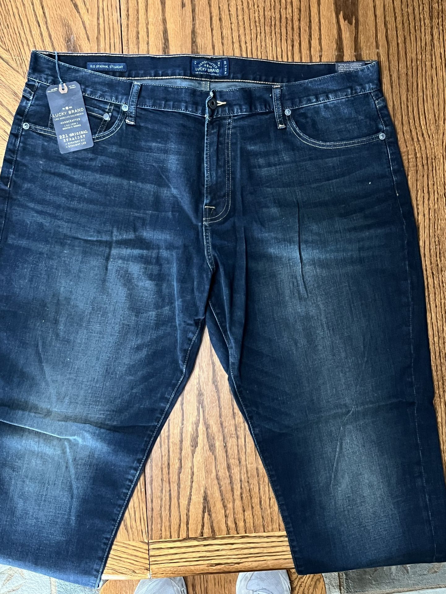 Lucky Brand Men's 221 Original Straight Jeans, 42w x 32L