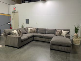 Need Gone TODAY – Huge Gray U-Shaped Sectional