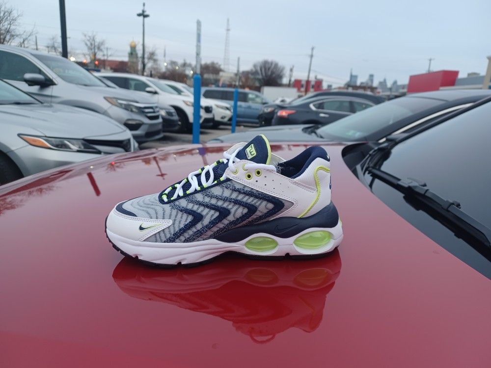 Brand New And Original Men's Nike Air Max's Sneakers Sizes 8