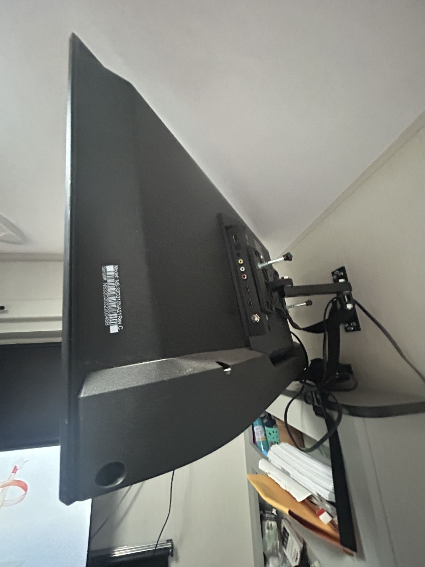 Rv Television With Hardware