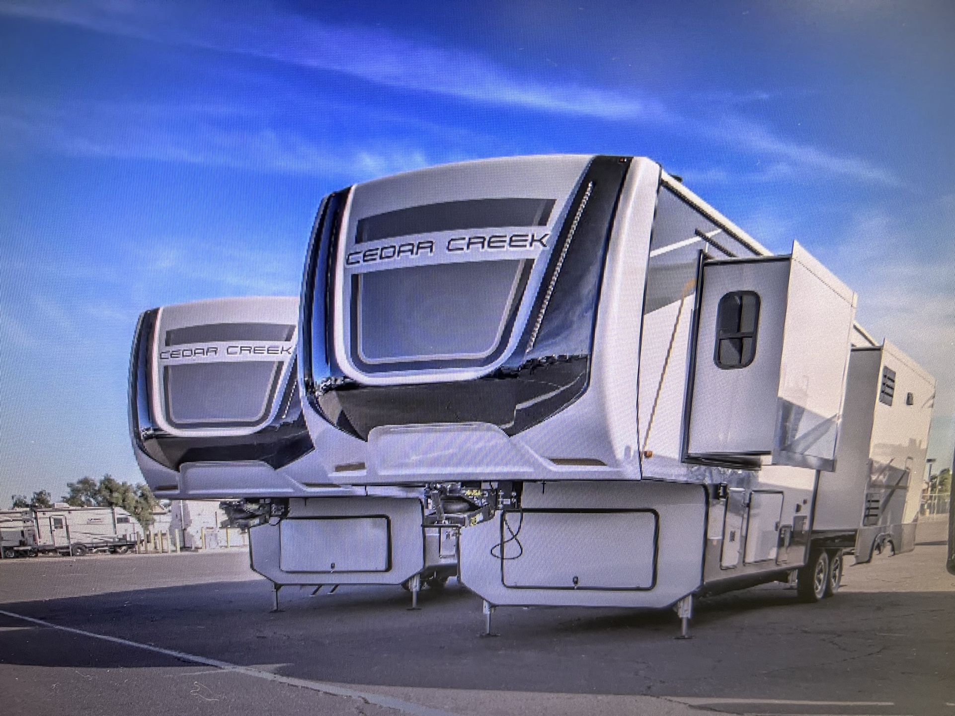 2022 CEDAR CREEK 311RL