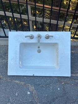 Bathroom vanity & sink
