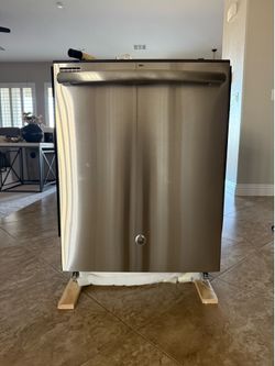 Stainless Steel GE Profile Dishwasher -It still works!