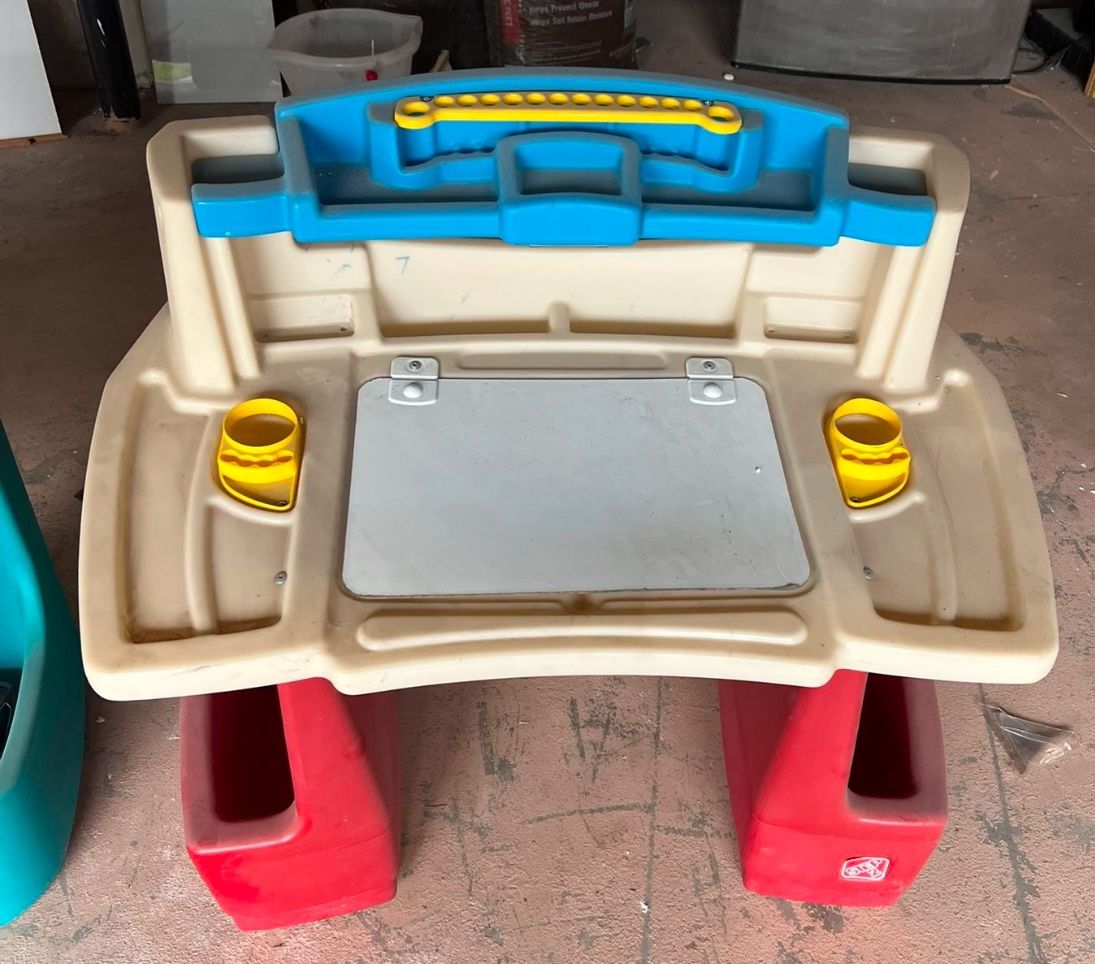 Step 2 Children’s desk