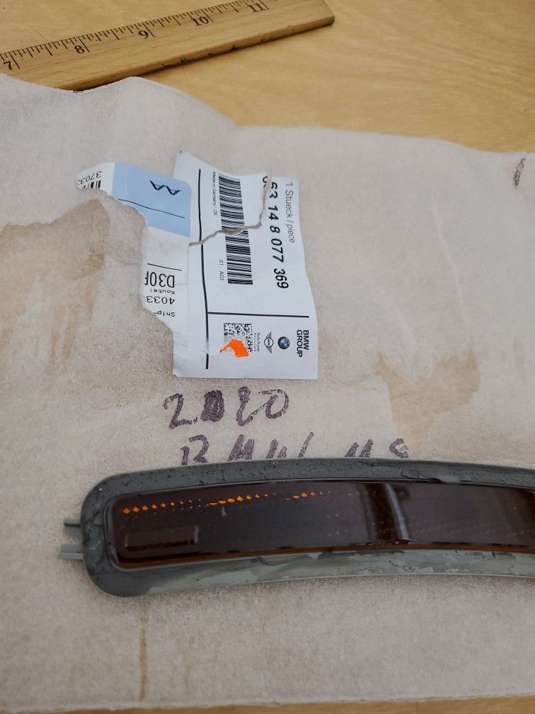 2020 BMW M8 Side Marker REFLECTOR Left Part#63-14-8- 077-369