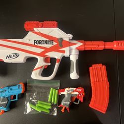 NERF Fortnite Theme Blaster With Scope Attachment, Clip & 2 Fortnite Micro Shots