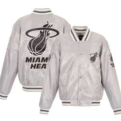 New 
Size XL Men's 
JH Design 
Miami Heat Satin Jacket 
Silver Satin 
(contact info removed)