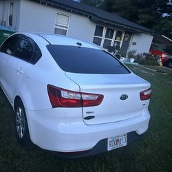 Kia rio 2016 Bluetooth Miles 78693 Low mileage The car is in perfect condition, it runs like new, the cold air 🥶works perfectly and the hot air