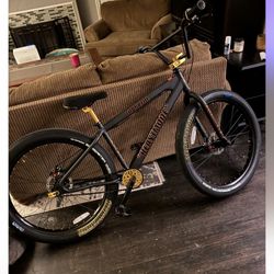 Like brand New  Se Beastmode 