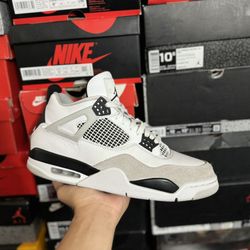 Jordan Military Black 4s size 11 VNDS