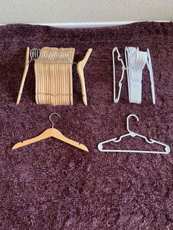 20x Wooden Baby Toddler Kids Clothes Hangers and 10x Plastic in White