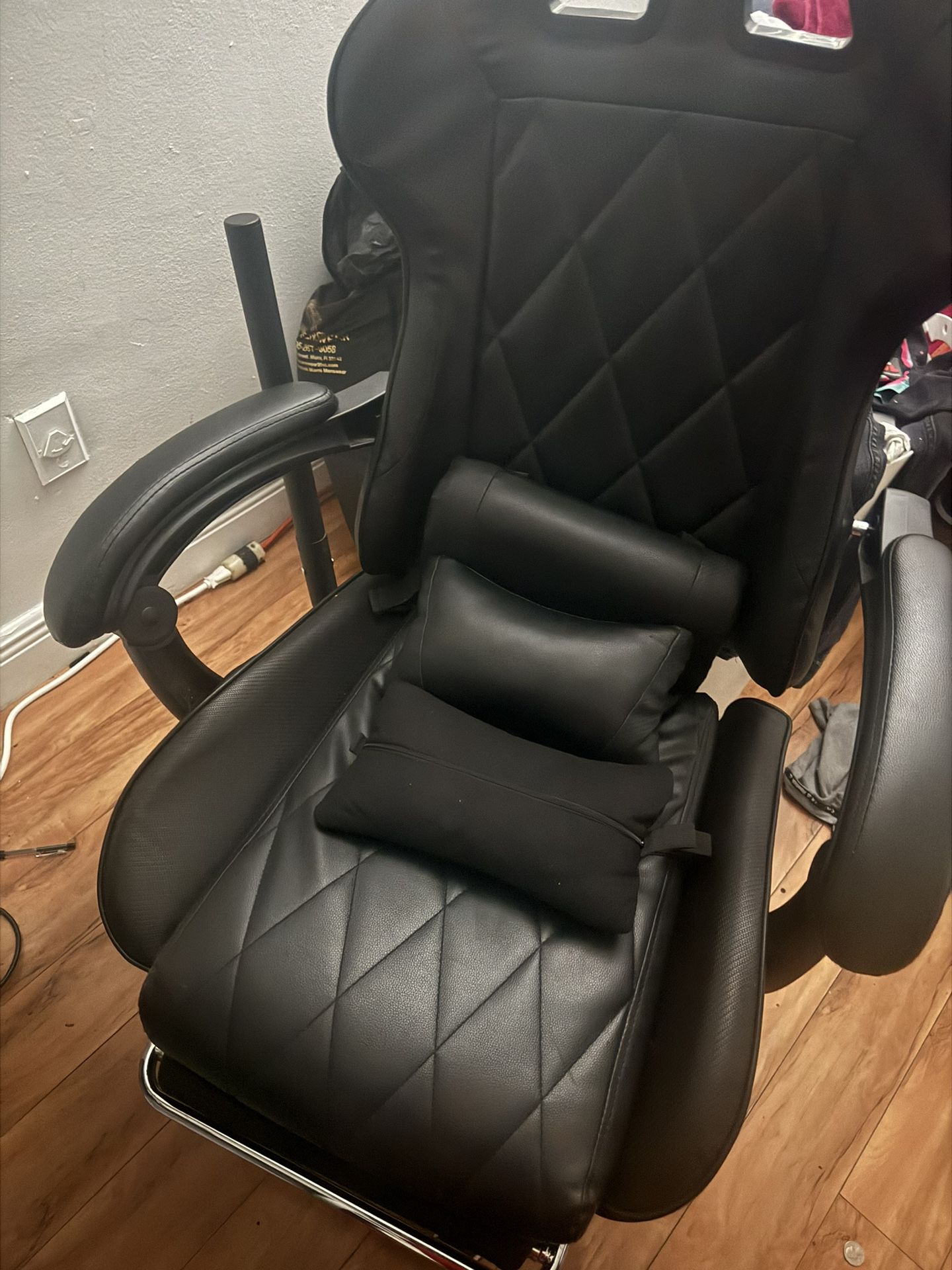 Gaming chair 
